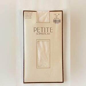 Petite Sophisticate Pantyhose Size B Ivory